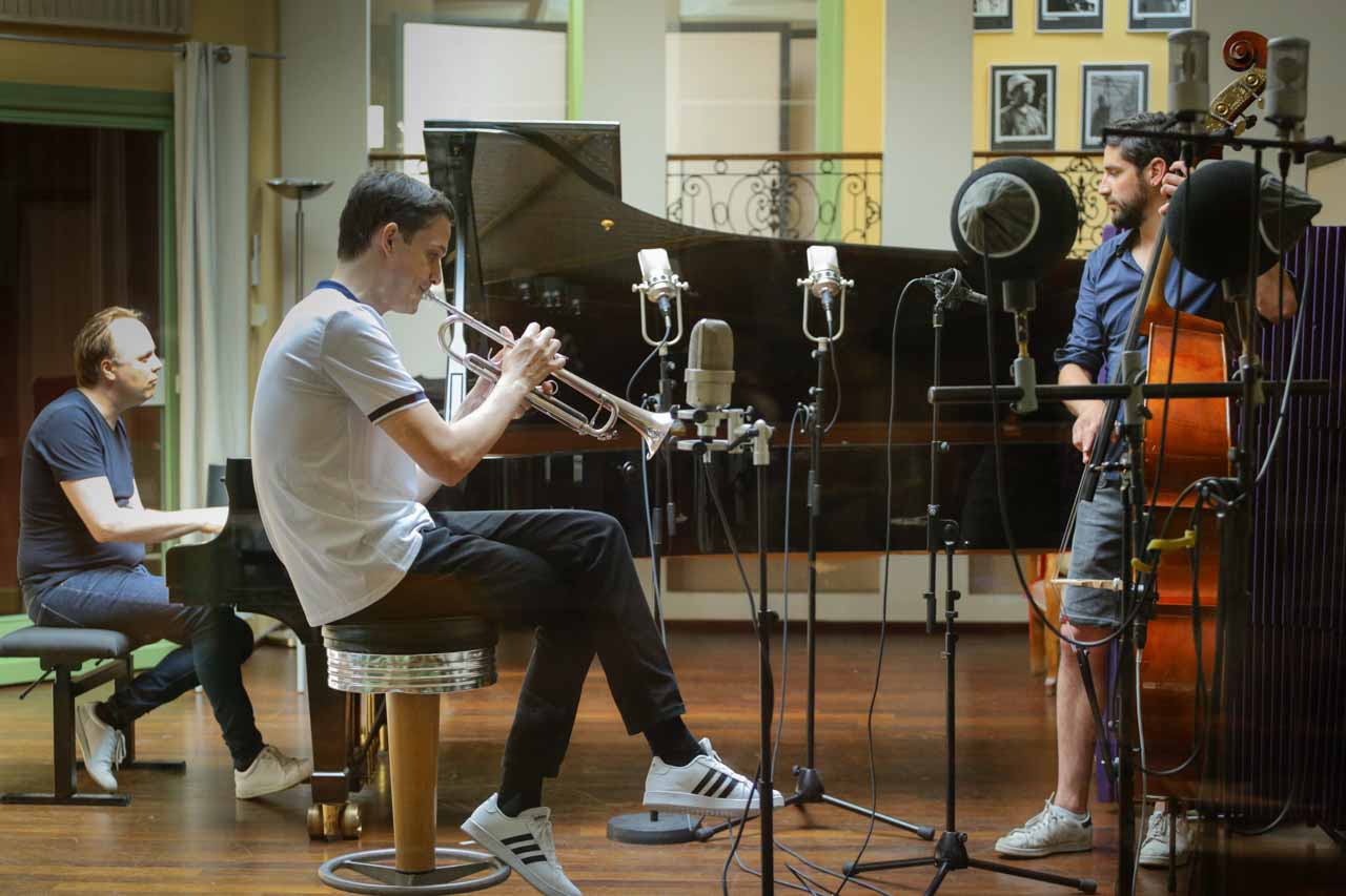 Musiciens sur un plateau de prise de son studio