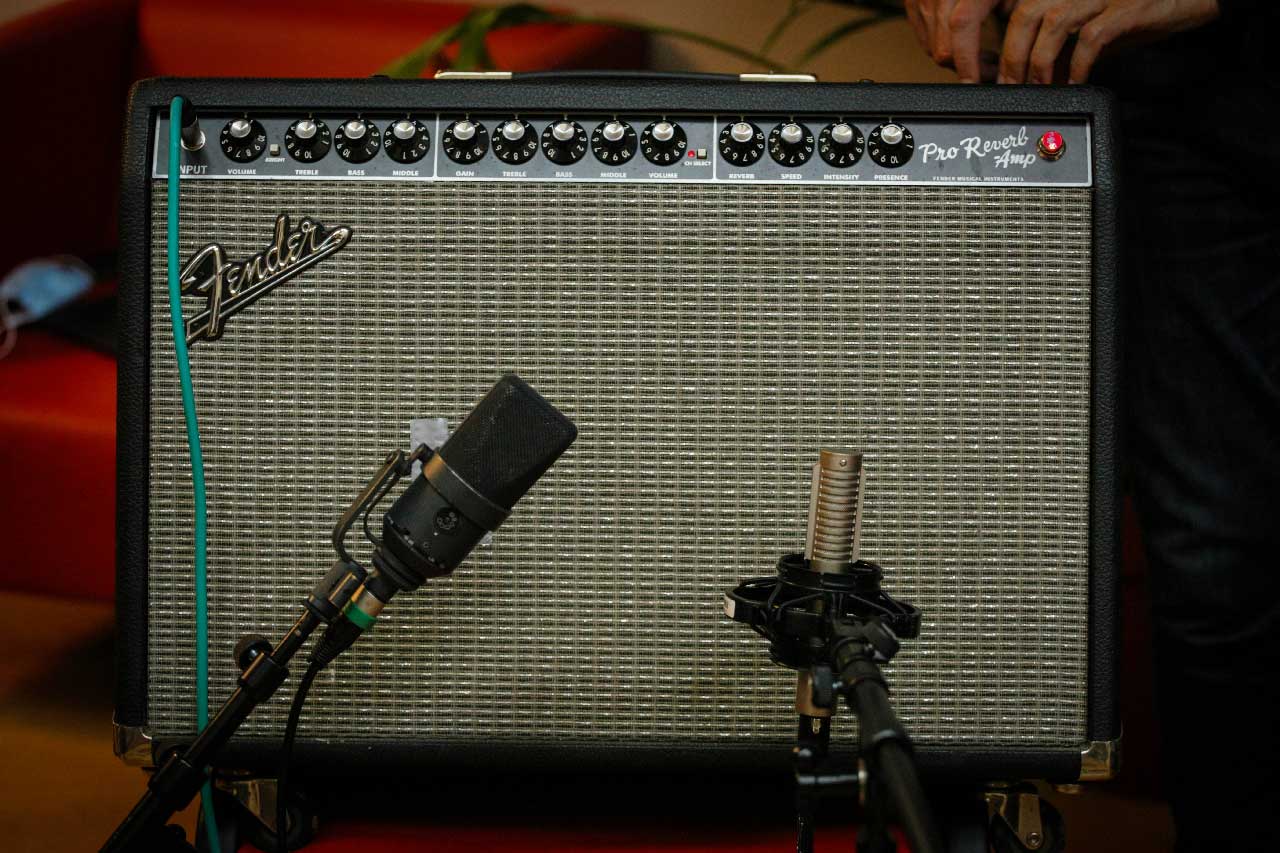 Ampli guitare en session d'enregistrement