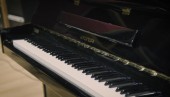 19 - Piano droit